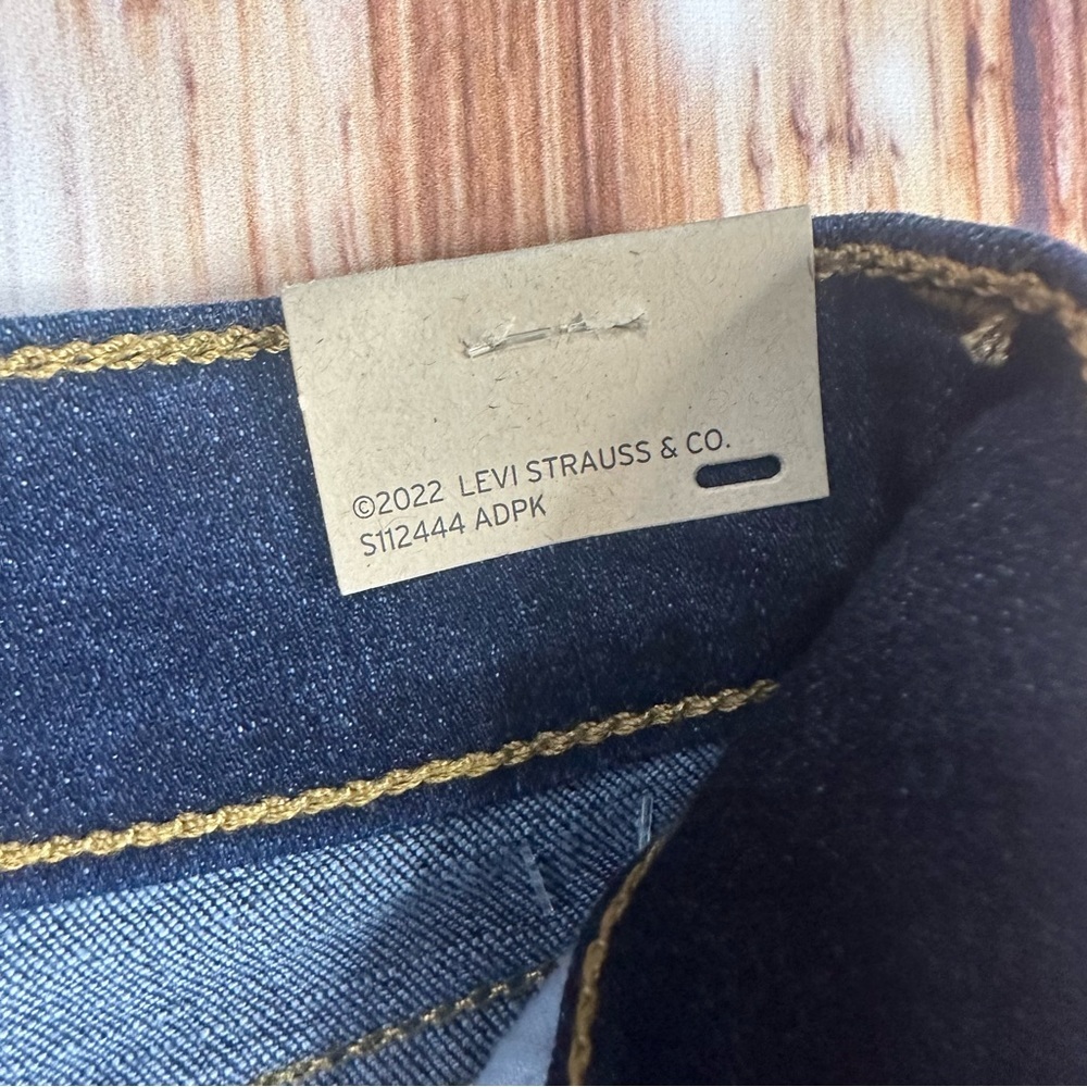 NWT Levis Classic Straight Women’s Mid Rise Jeans Size ( 14) 32x30 - Picture 16 of 16